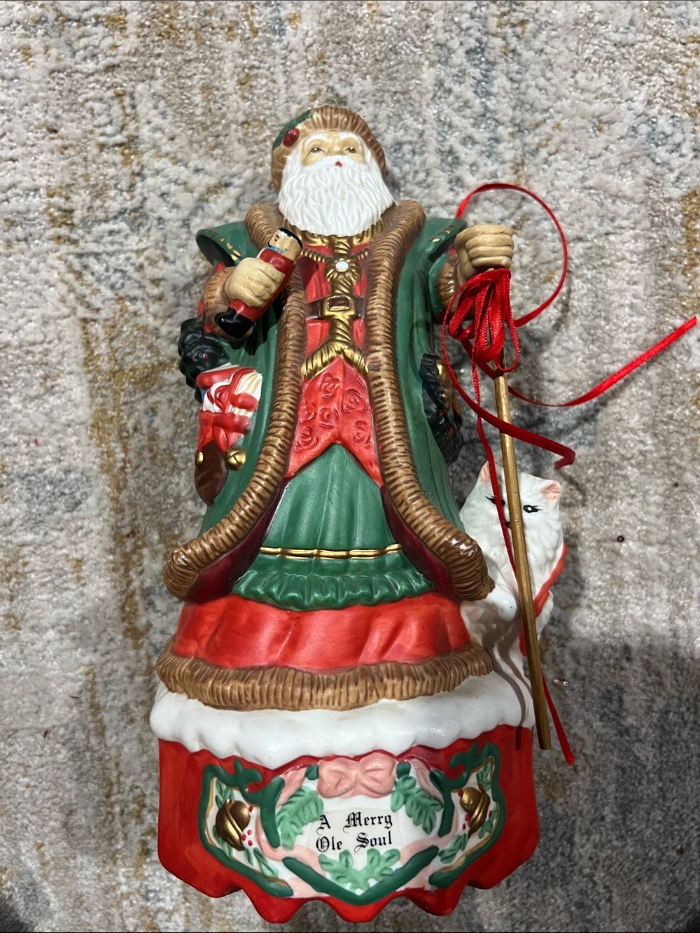 Holiday Santa Figurine with cat a merry ole soul